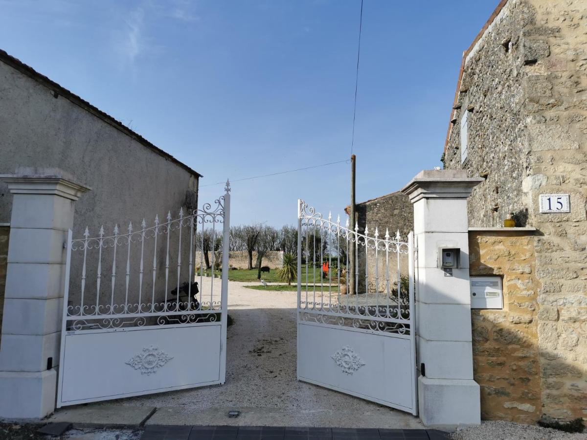 Au Domaine De Gigie Bed & Breakfast Chervettes Exterior foto