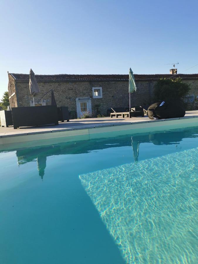 Au Domaine De Gigie Bed & Breakfast Chervettes Exterior foto